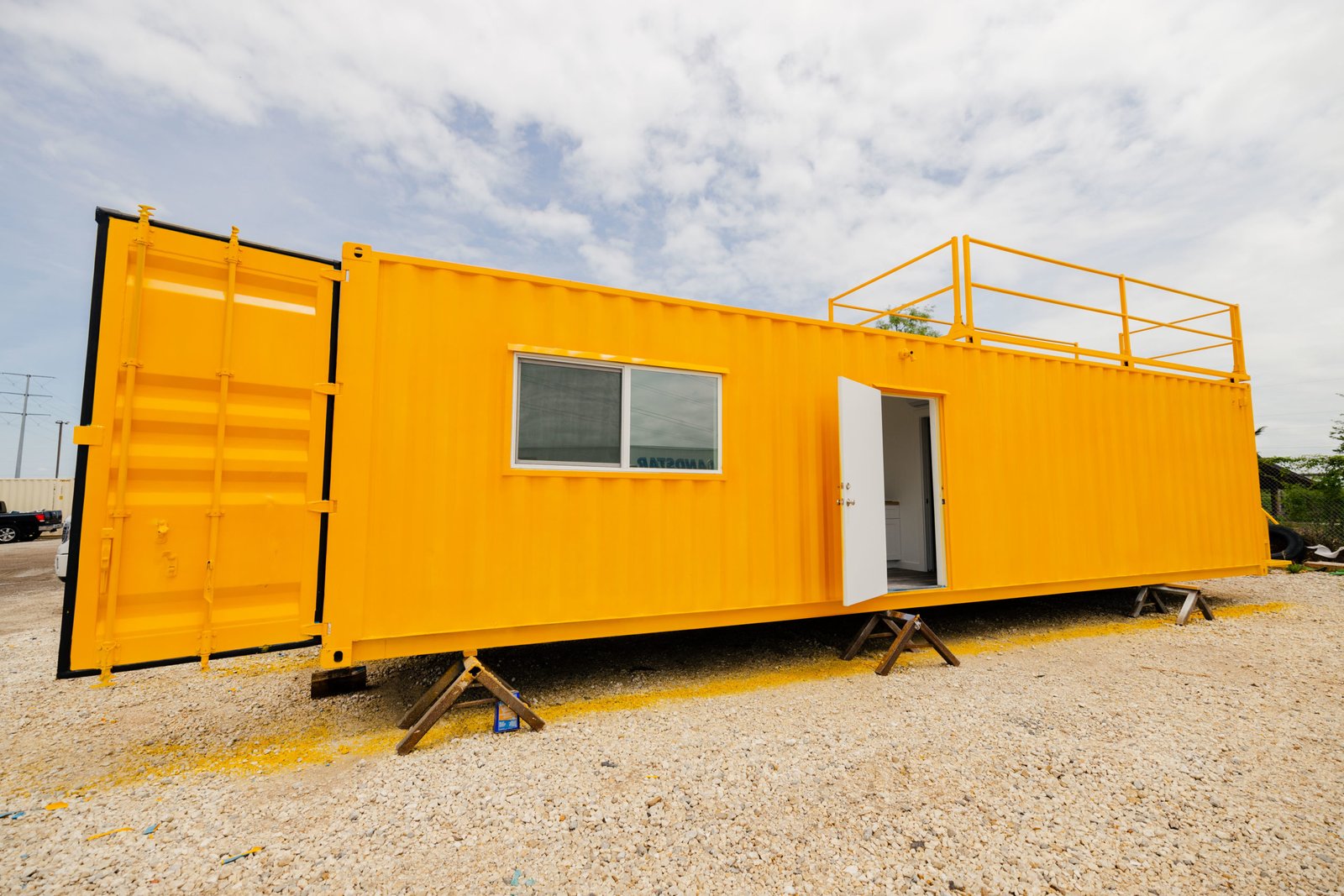 Maison conteneur de 40 » Modèle « EPINA » Jaune
